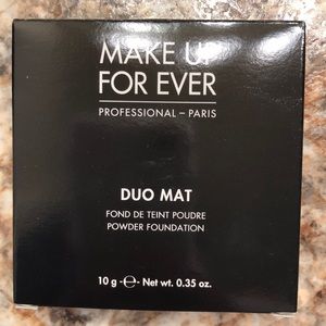 Make Up Forever Duo Mat Powder Foundation